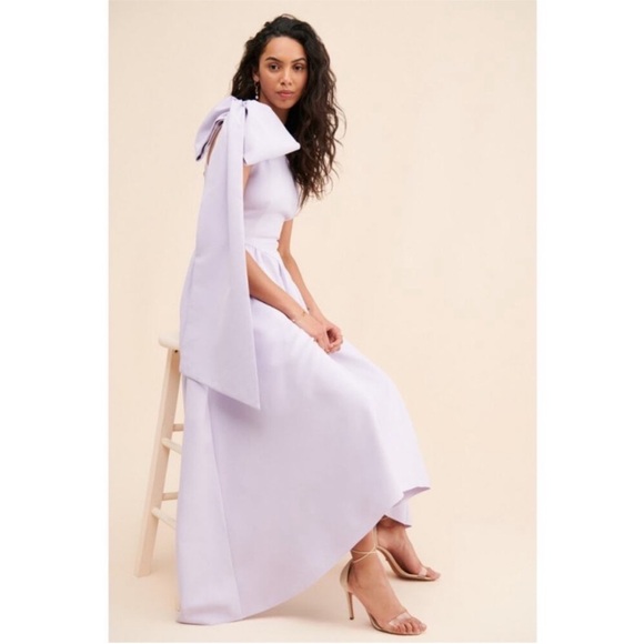 Elliatt Liesel One-Shoulder
Lavender Dress - Picture 4 of 4